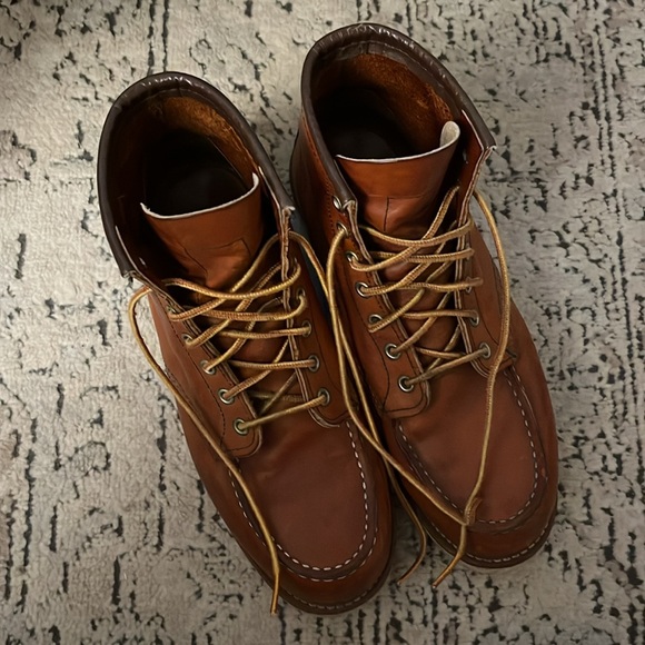 Red Wing Heritage Classic Moc 6-Inch Boot in Oro Legacy 875 - Picture 2 of 9